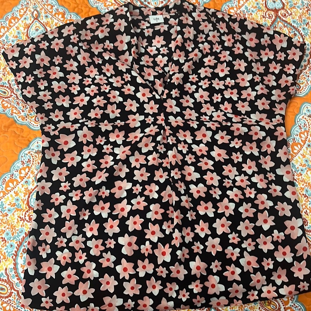 Cabi short sleeve size m